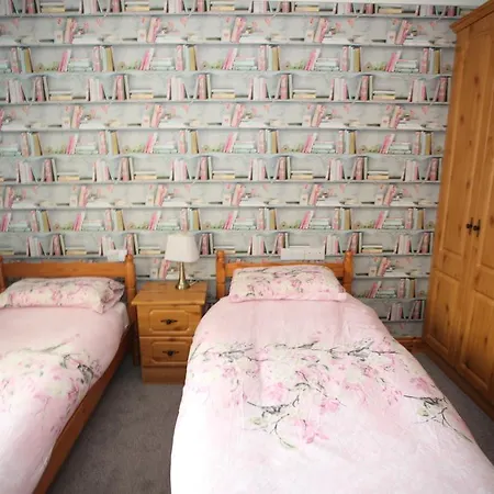 Burndale House לינה וארוחת בוקר לטרקני