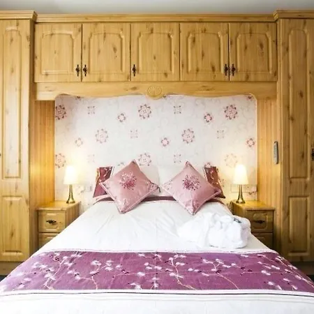 فندق مبيت وإفطار Burndale House 3*