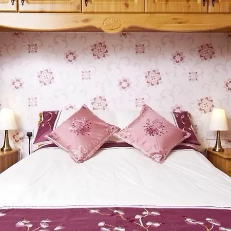 Burndale House לטרקני